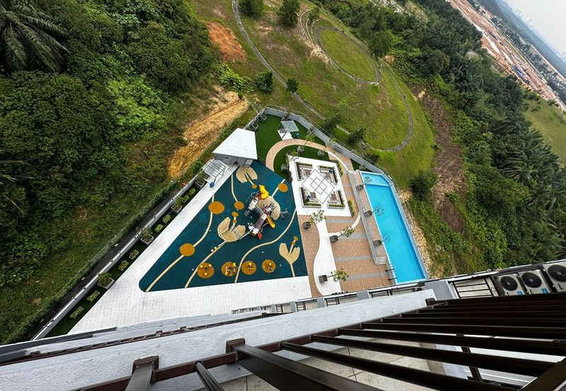 1Medini & Medini Signature