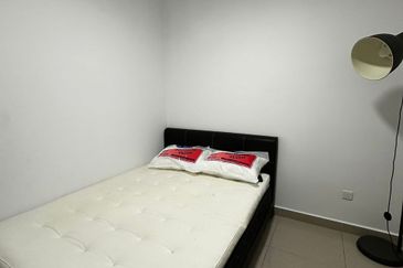 1Medini & Medini Signature