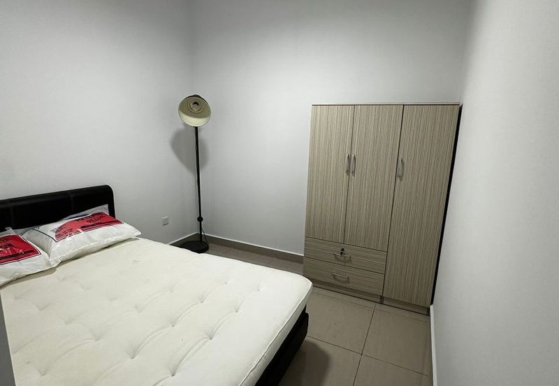 1Medini & Medini Signature