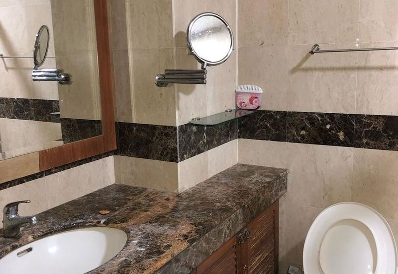 Aloha Tower Condominium