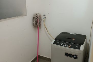 AdisonWest @Larkinton