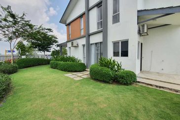 Freehold 2sty terrace house @ Puncak Alam, Ijok, Sungai Buloh