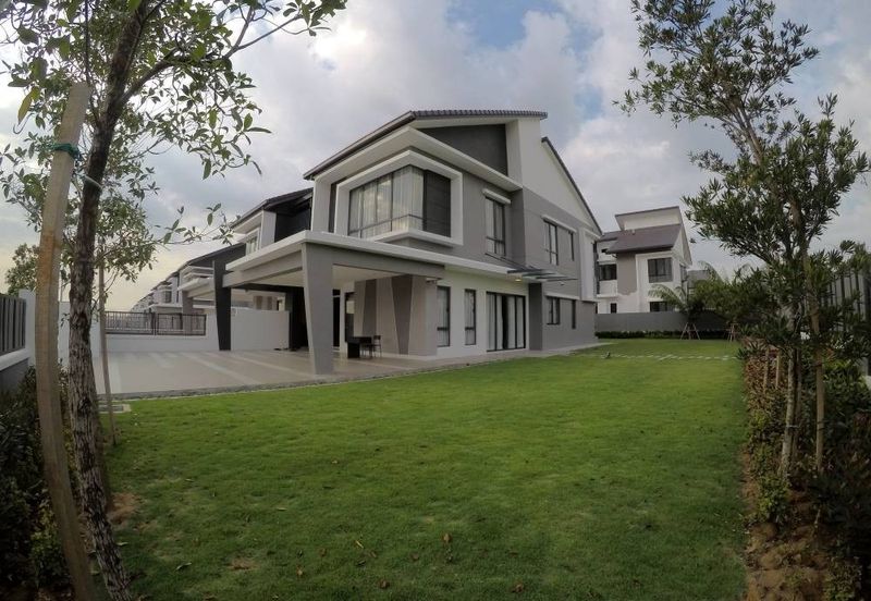 SL 14, Bandar Sungai Long