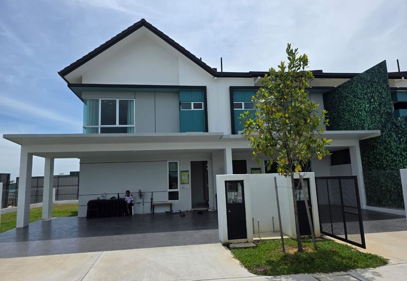 Persiaran Puncak Alam 1 