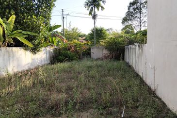 SPACIOUS BACKYARD | - 2 Storey Terrace 2777sqft @ Taman Nusari Aman 2 SENDAYAN 