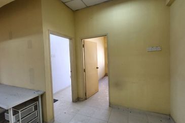 Oakland Commercial Centre