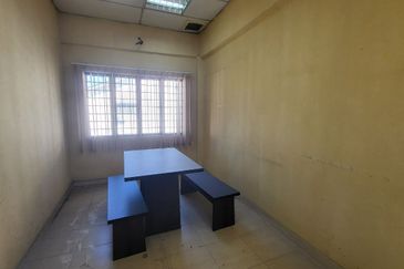 Oakland Commercial Centre