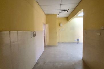 Oakland Commercial Centre