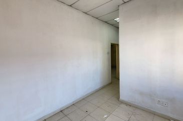 Oakland Commercial Centre