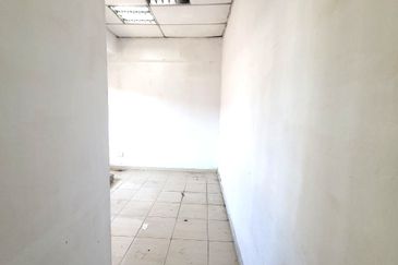 Oakland Commercial Centre