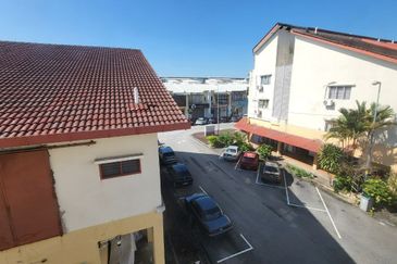 Oakland Commercial Centre