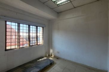 Oakland Commercial Centre