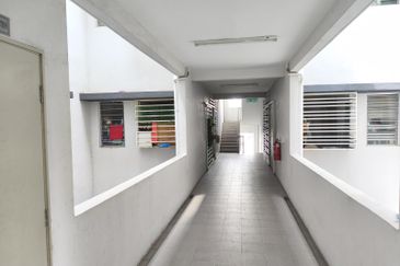 D'Camelia Court Nilai Impian