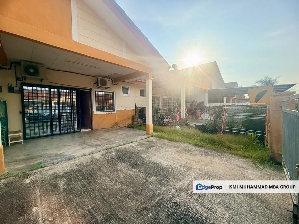 Taman Nusari Bayu 1 Bandar Sri Sendayan | EXTRA LAND Single Storey Terrace FOR SALE, Negeri Sembilan, Seremban