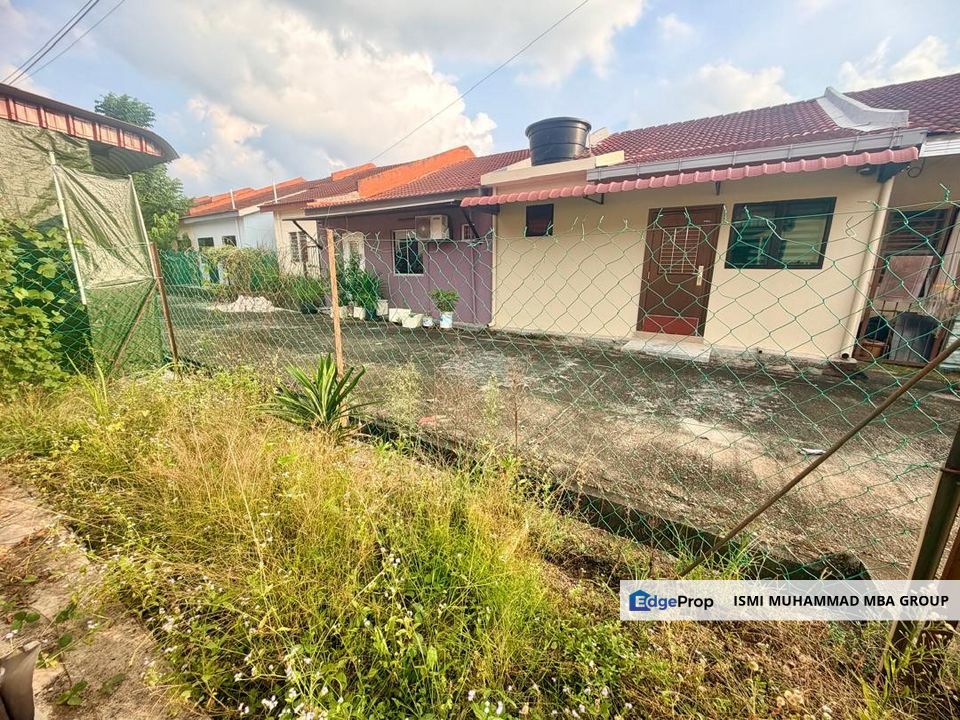 Taman Nusari Bayu 1 Bandar Sri Sendayan | EXTRA LAND Single Storey Terrace FOR SALE, Negeri Sembilan, Seremban