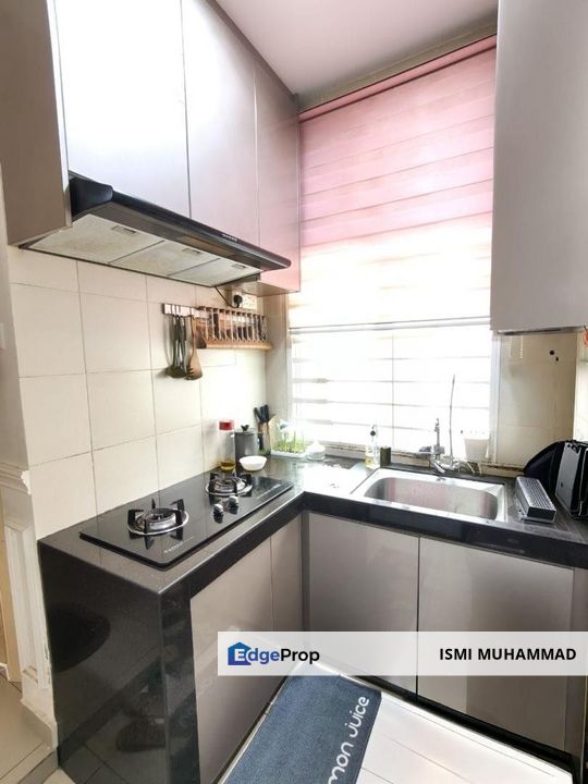 FULLY RENOVATED - 1.5 Storey Terrace @ Taman Teratai NILAI 7 for sale, Negeri Sembilan, Seremban