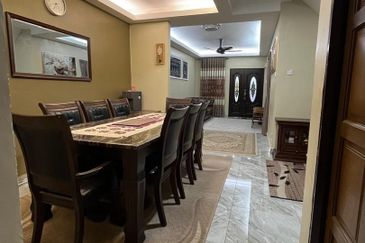 FULLY RENOVATED Rumah Teres 1.5 Tingkat @ EQUINE PARK Seri Kembangan  