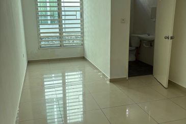 [ BELOW MV ] 2 Storey Terrace @ NUSARI AMAN 2 Bandar Sri Sendayan