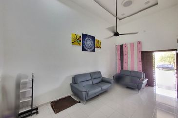 FACING OPEN - Single Storey Terrace 22'x70' @ Tehel Impian MELAKA 