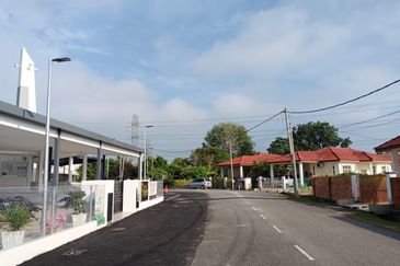 Mahkota Hills