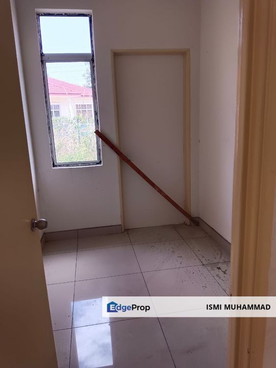 [ DEPAN SURAU + 4R2B ] Banglo Setingkat @ MAHKOTA HILLS Tasik Senangin, Lenggeng,, Negeri Sembilan, Lenggeng