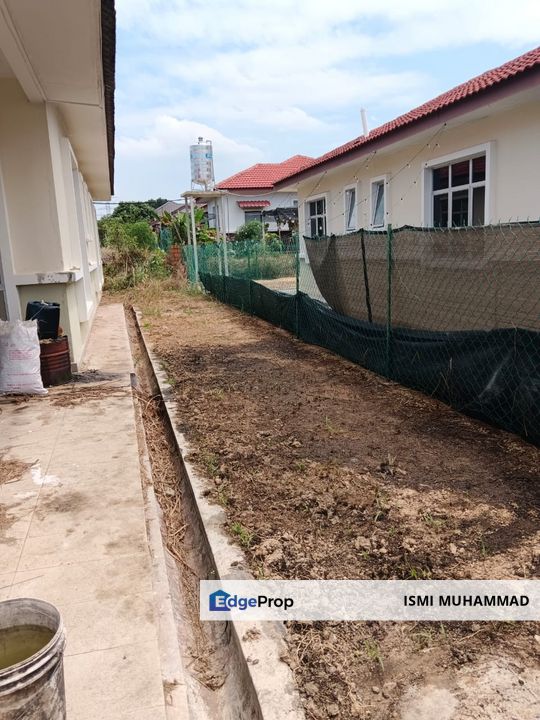 [ DEPAN SURAU + 4R2B ] Banglo Setingkat @ MAHKOTA HILLS Tasik Senangin, Lenggeng,, Negeri Sembilan, Lenggeng