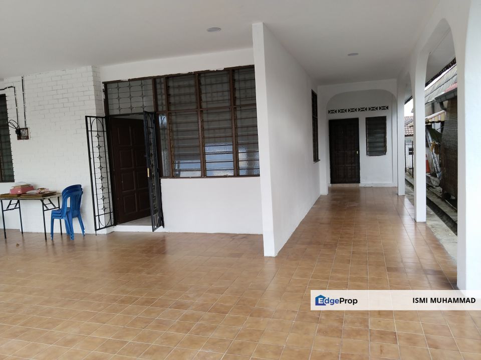 Paroi Jaya, Seremban. Single Storey Terrace End Lot Near Schools. Hot Area. Refurbished Unit, Negeri Sembilan, Seremban