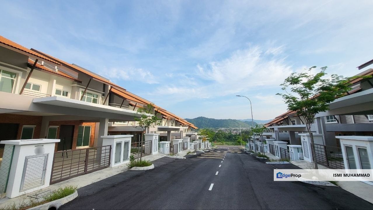 Taman Pinggiran Bayu, Seremban. Sebelah S2 Heights. Teres 2 Tingkat End Lot, Tepi Playground, Negeri Sembilan, Seremban