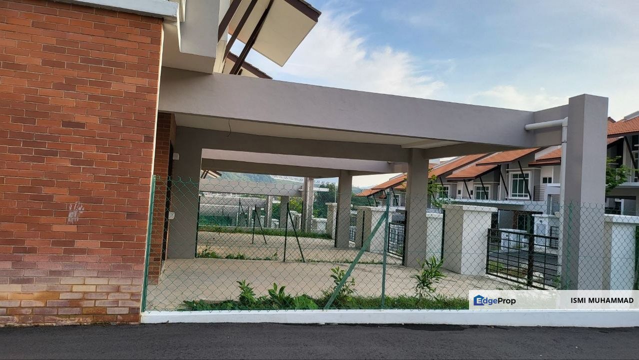 Taman Pinggiran Bayu, Seremban. Sebelah S2 Heights. Teres 2 Tingkat End Lot, Tepi Playground, Negeri Sembilan, Seremban