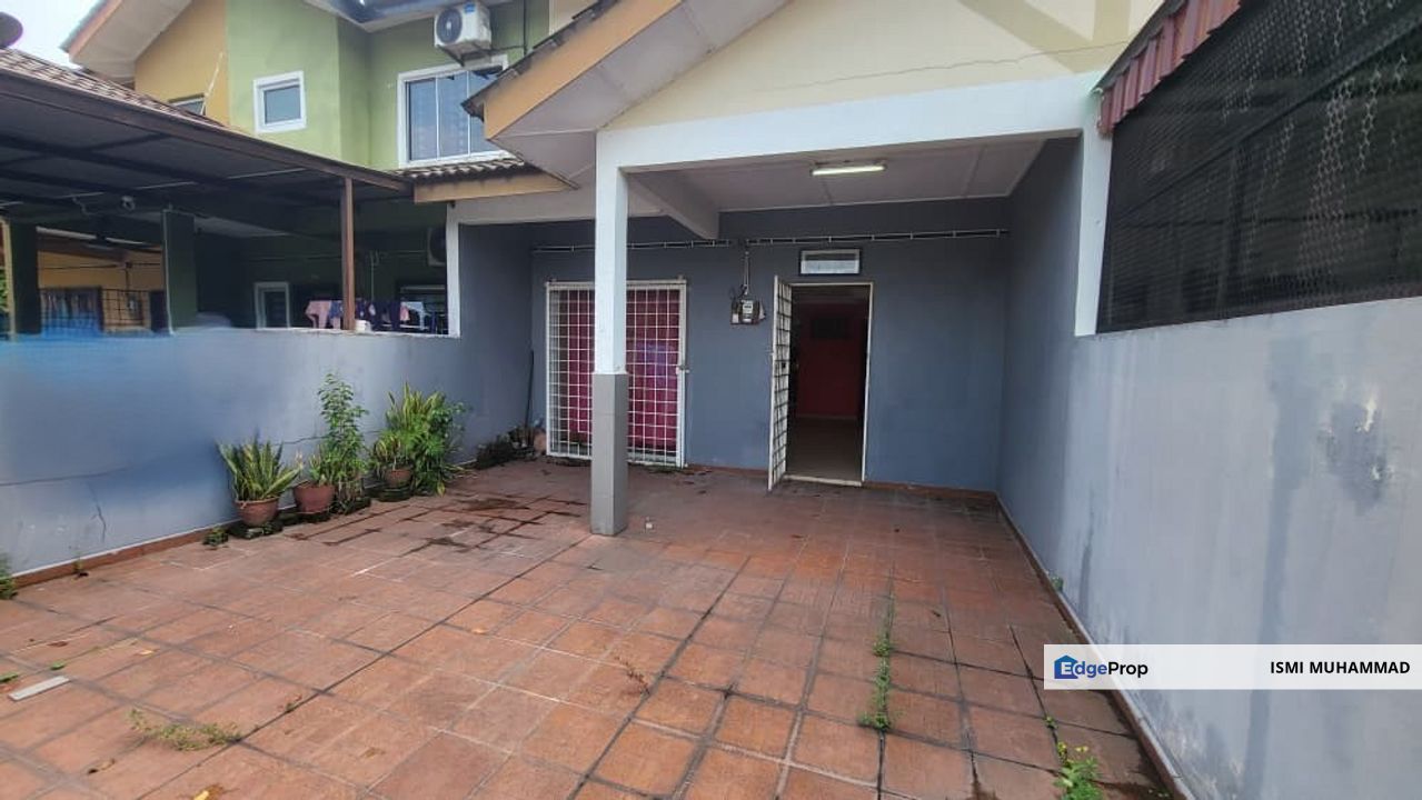 Taman Serendah Makmur, Serendah. Teres 2 Tingkat. Renovated & Free Facing For Sale, Selangor, Serendah