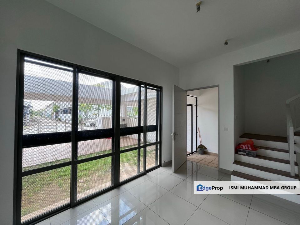 [ GATED + GUARDED _ 4R 4B ] 2 Storey Terrace 20x70 @ Laman Mawar KOTA SERIEMAS Nilai FOR SALE, Negeri Sembilan, Nilai