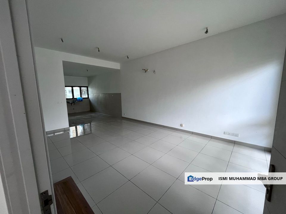 [ GATED + GUARDED _ 4R 4B ] 2 Storey Terrace 20x70 @ Laman Mawar KOTA SERIEMAS Nilai FOR SALE, Negeri Sembilan, Nilai