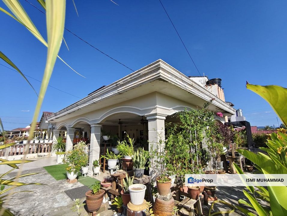 RENOVATED - 2 Storey Semi D @ TAMAN PAROI JAYA Senawang, Negeri Sembilan, Seremban