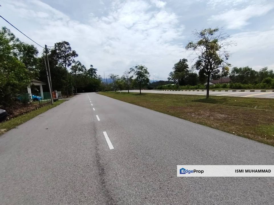 Bandar Tasik Senangin LENGGENG | Bungalow Lot | FACING OPEN MAIN ROAD @ FOR SALE, Negeri Sembilan, Lenggeng