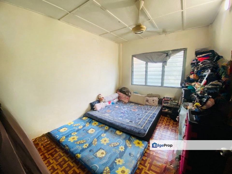 Bumi Lot Flat Taman Datok Ahmad Razali, Ampang For Sale, Selangor, Ampang