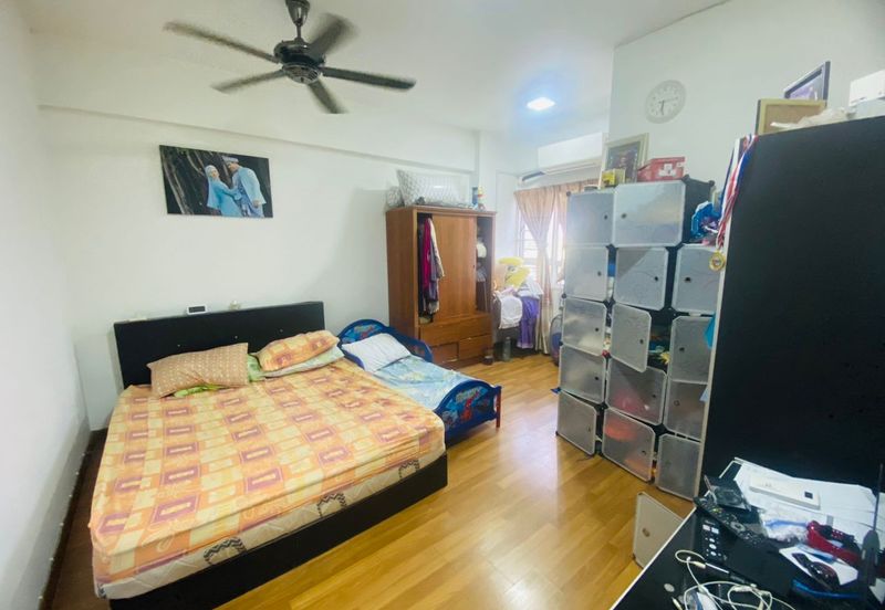 Pangsapuri Jenderam Indah