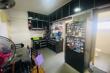 Pangsapuri Jenderam Indah