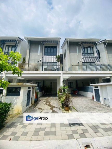 Crescent Park Townvilla Lower Unit Townhouse, Bangi For Sale , Selangor, Bangi