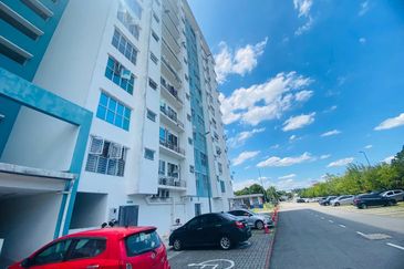 Pangsapuri Jenderam Indah