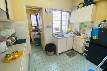 Sri Damansara Courts