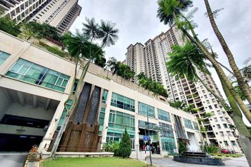 Royal Domain Sri Putramas II