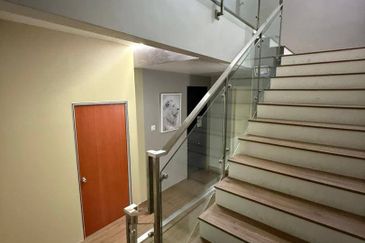 Lake Point Residence