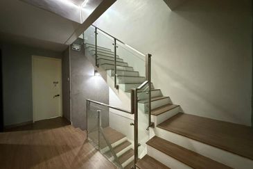 Lake Point Residence