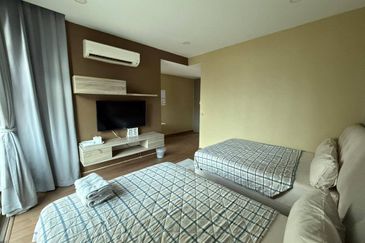 Lake Point Residence