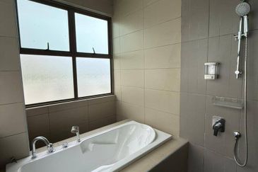 Lake Point Residence