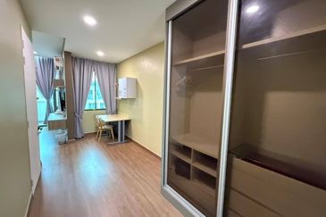 Lake Point Residence