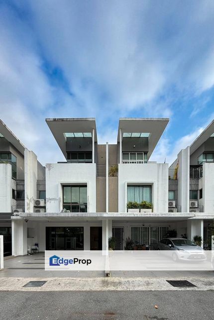 Freehold 3 Storey Terrace Lake Point Residence Cyber 11, Cyberjaya, Selangor, Cyberjaya