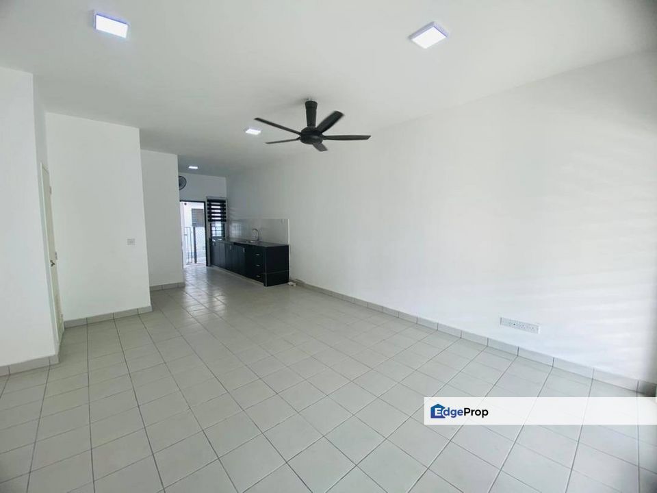 2 Storey Bandar Mahkota Banting 4R3B Gated Guarded For Rent, Selangor, Banting