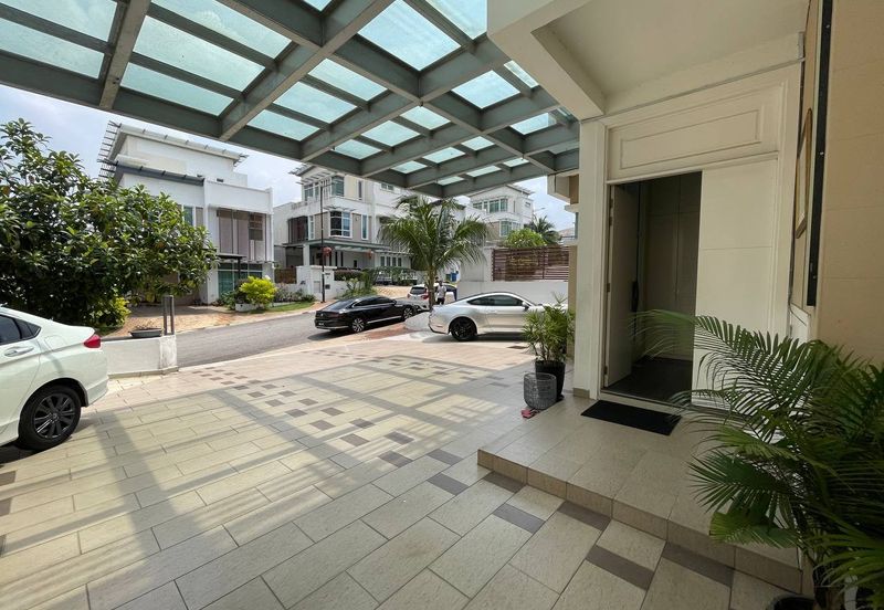 Jalan Pengaturcara U1/51 