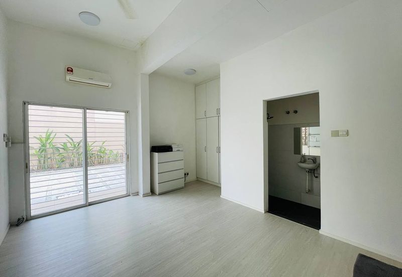 Jalan Pengaturcara U1/51 